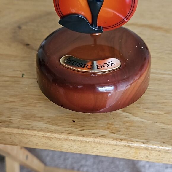 NWOT Rotating Violin music box - Picture 3 of 5